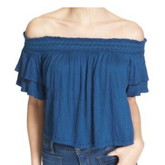 💥Free People deep blue off shoulder crop top fits like a large - Picture 1 of 7